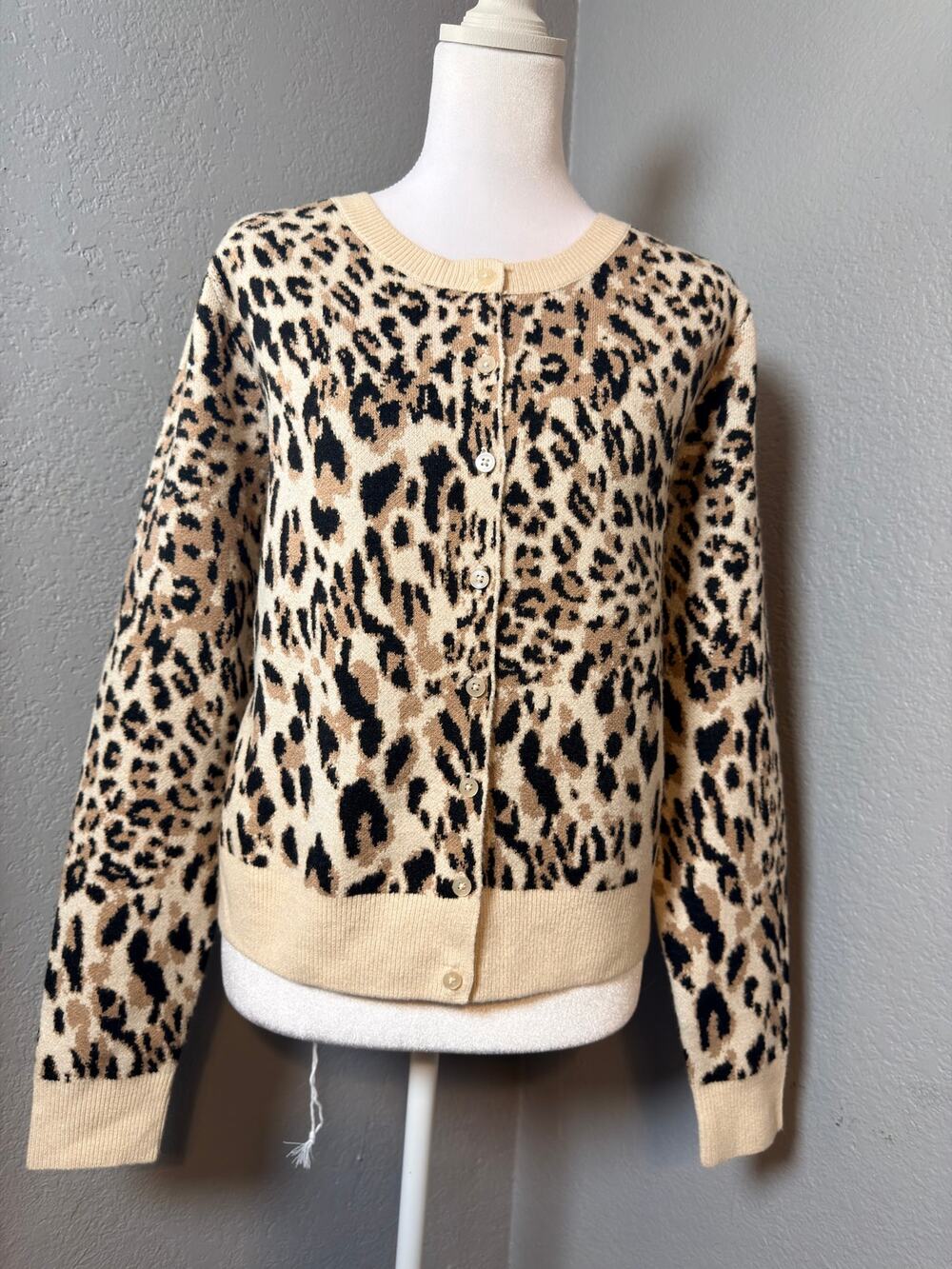Women's Leopard Print Button Front Cardigan Size Large